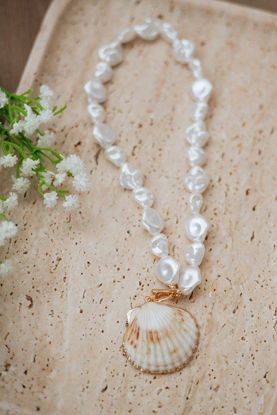 Trendy & Tropical Necklace