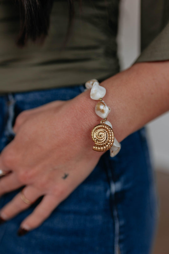 Karolina Shell Bracelet