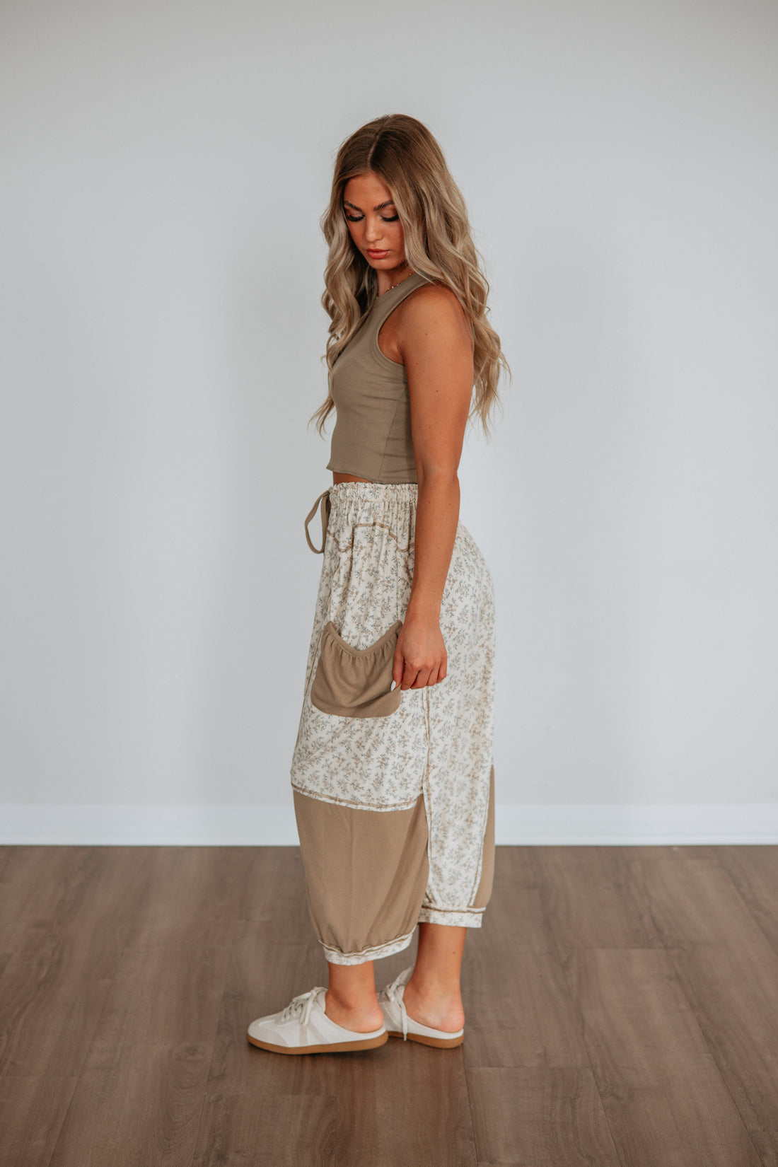 #color_taupe