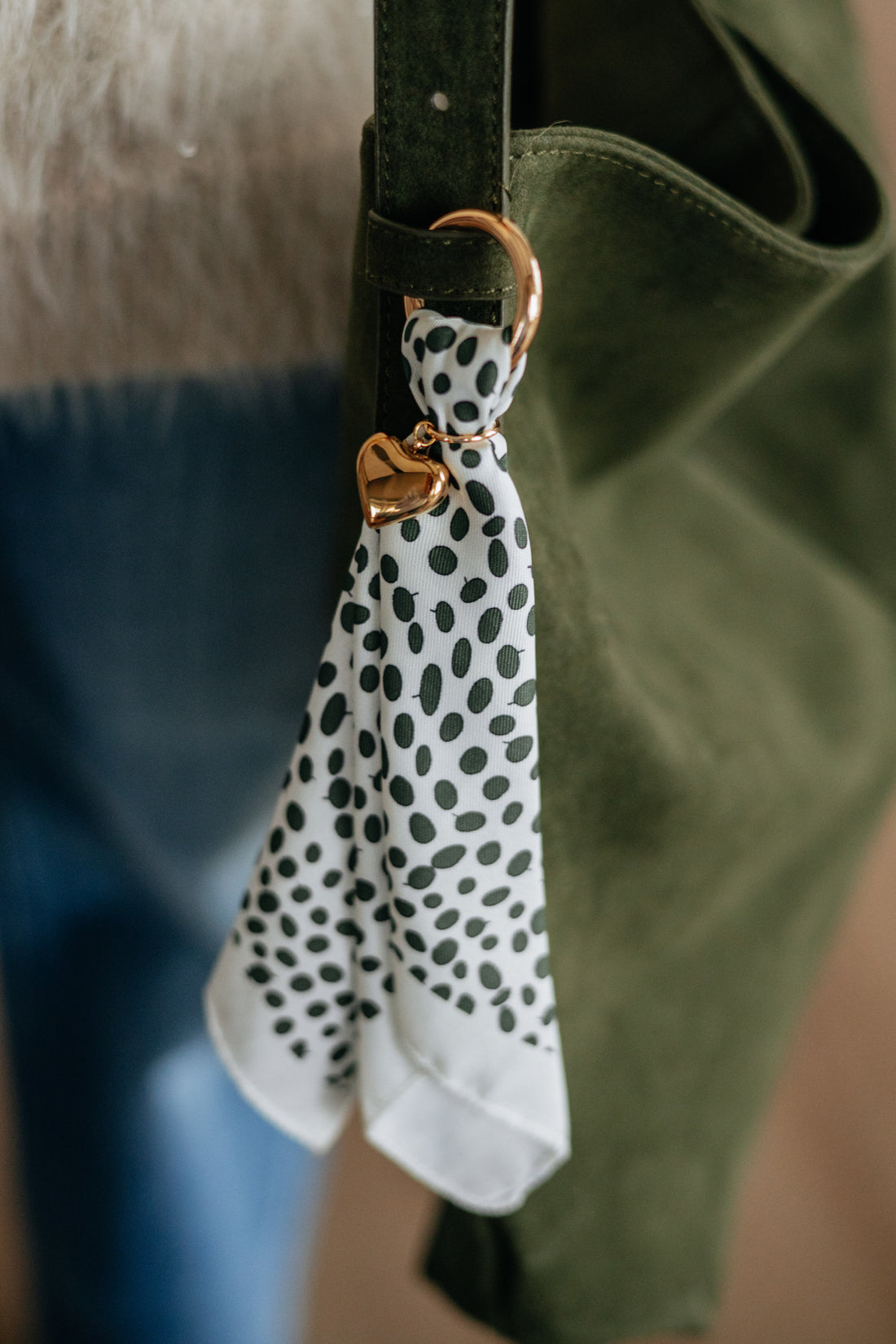 #color_green-dots