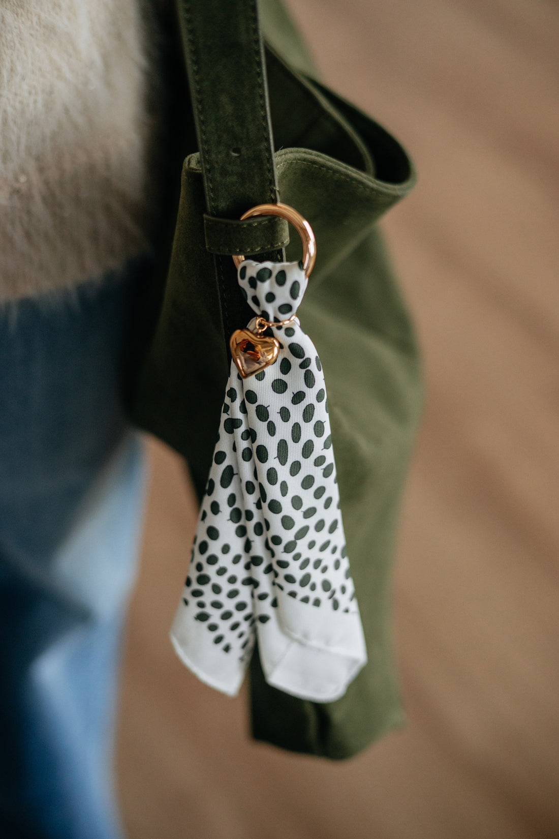 #color_green-dots