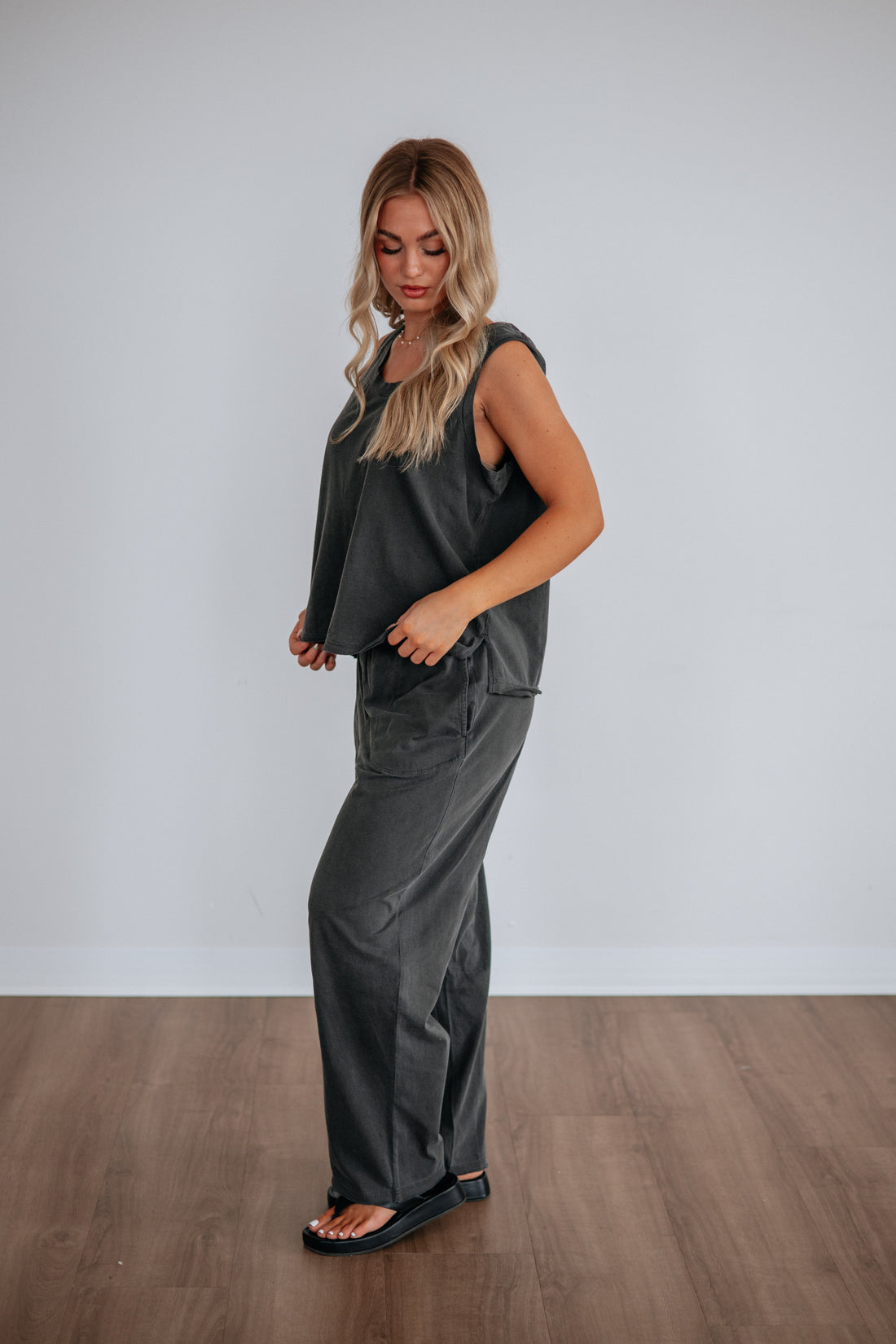 #color_vintage-black