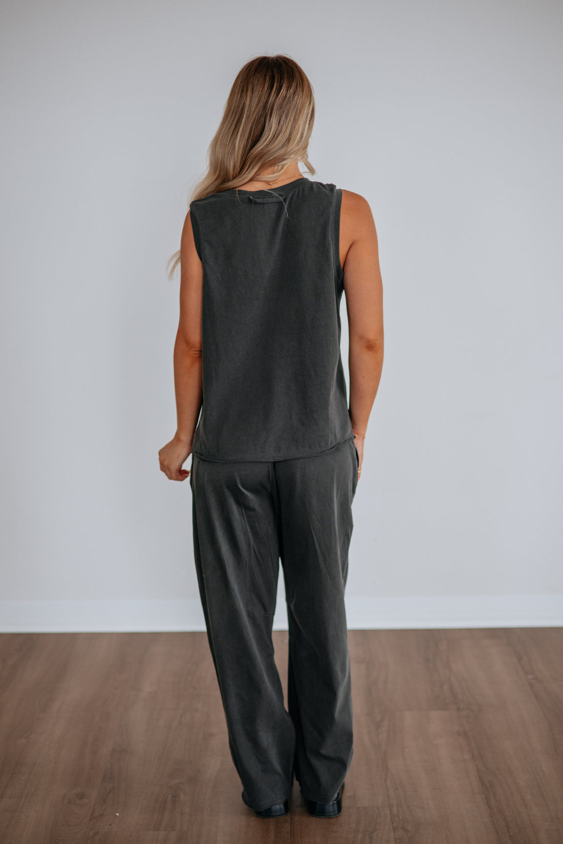 #color_vintage-black