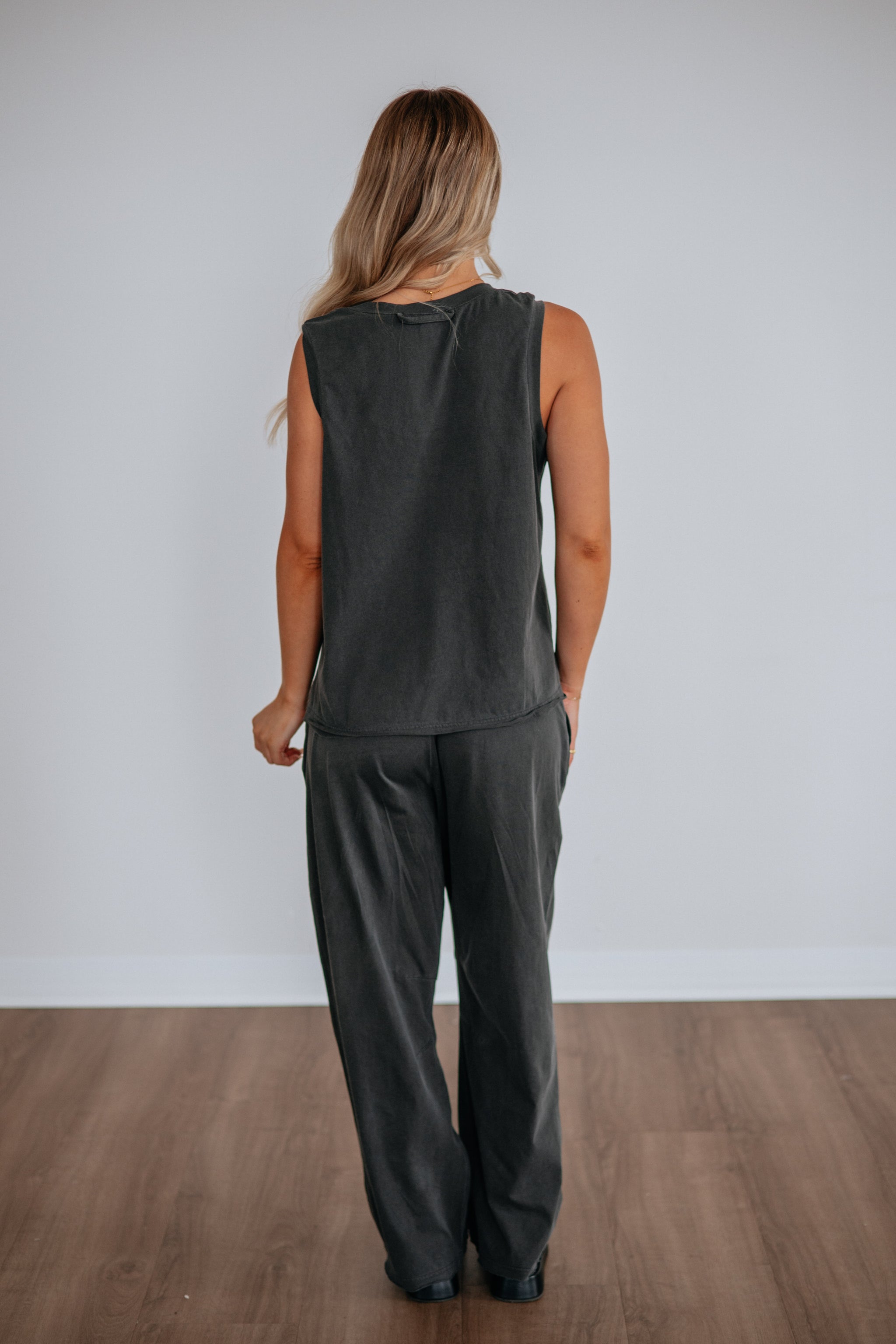 #color_vintage-black