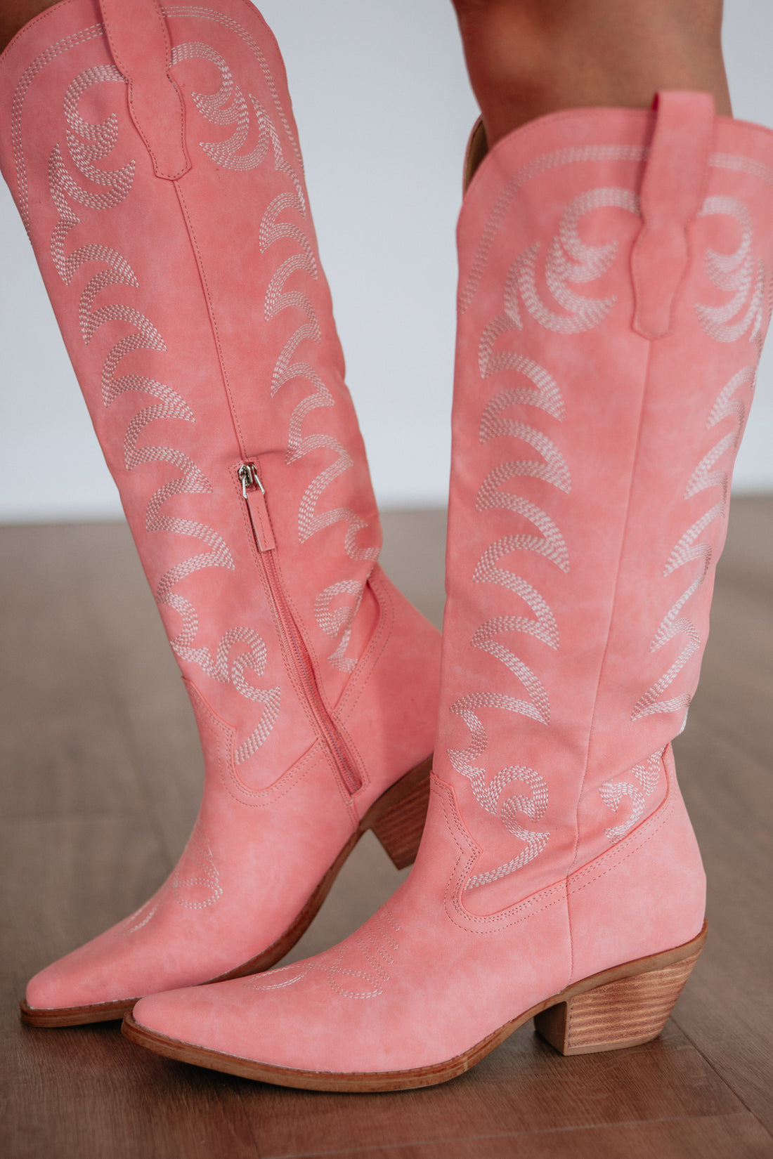 #color_flamingo