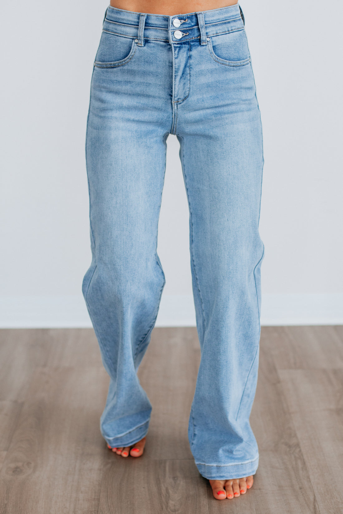 Kamiah Risen Jeans - Light Wash