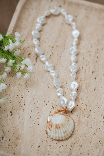 Trendy & Tropical Necklace