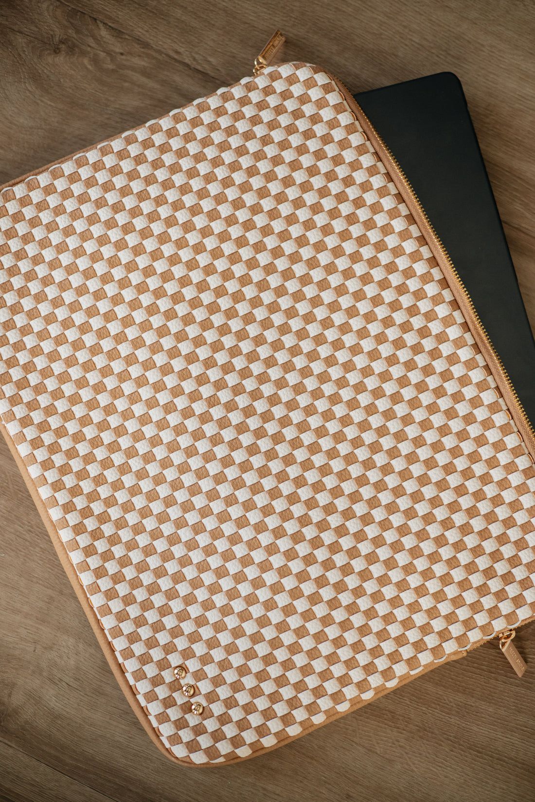 #color_checkered-tan
