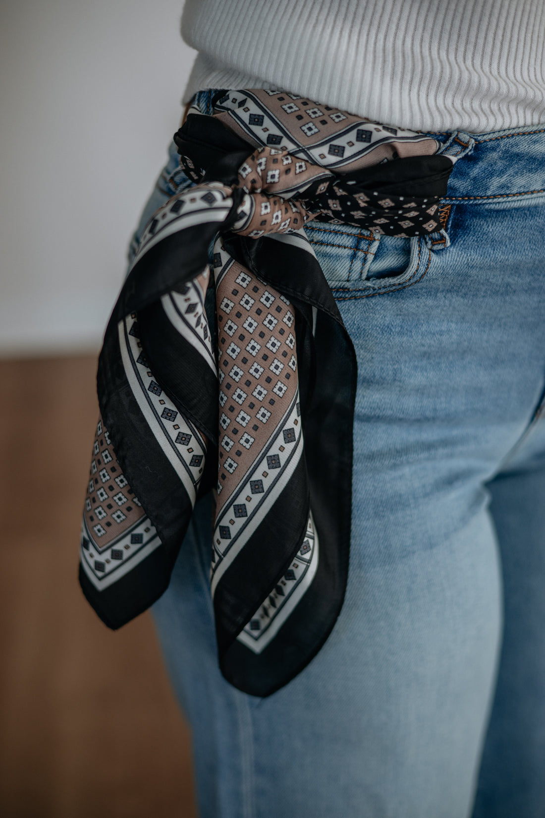 #color_black-geometric