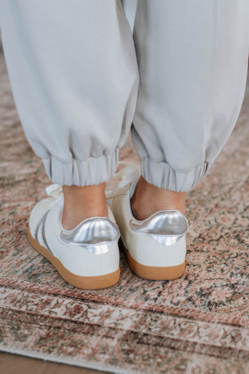 Can't Be Bothered Sneakers - Cream