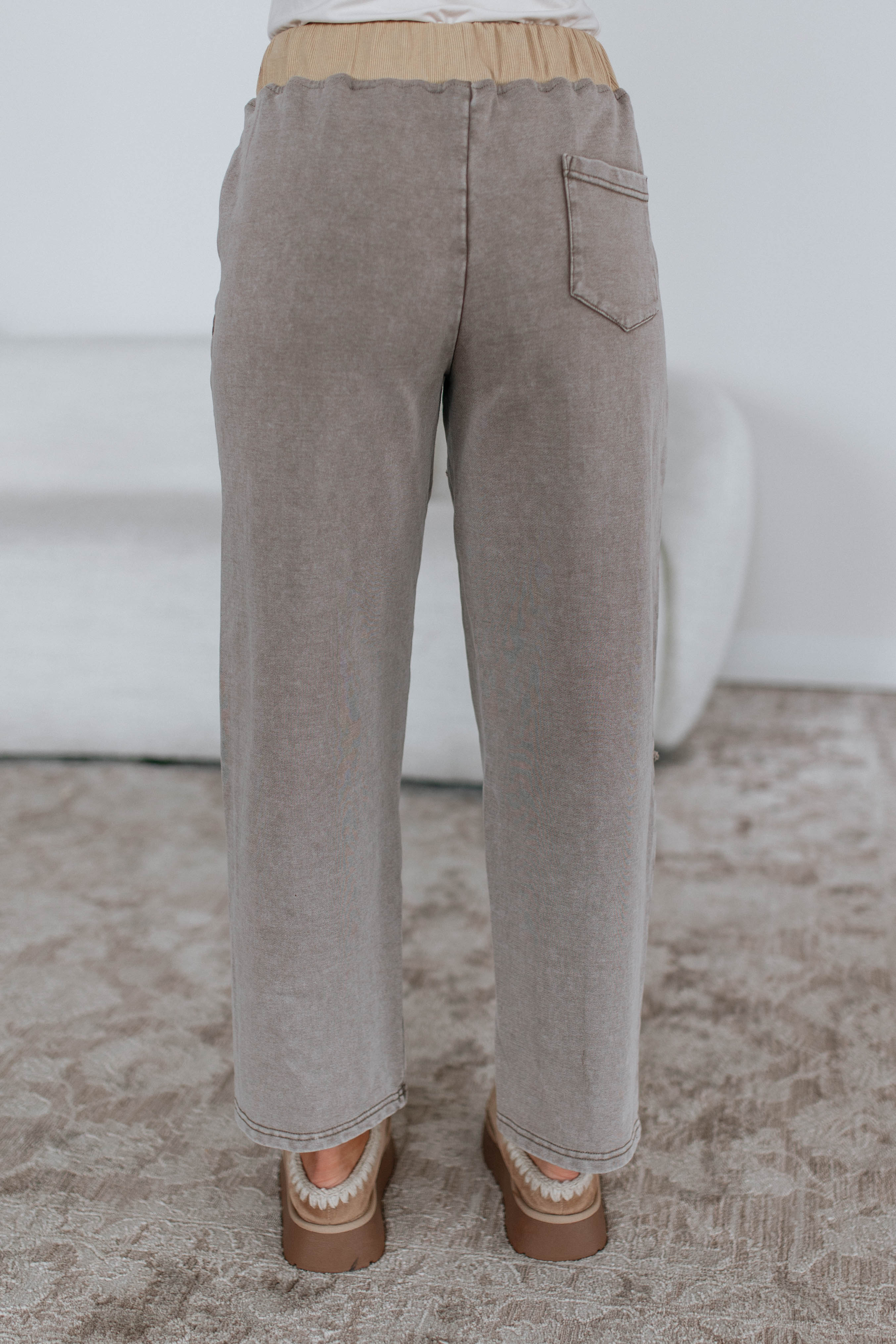 #color_taupe