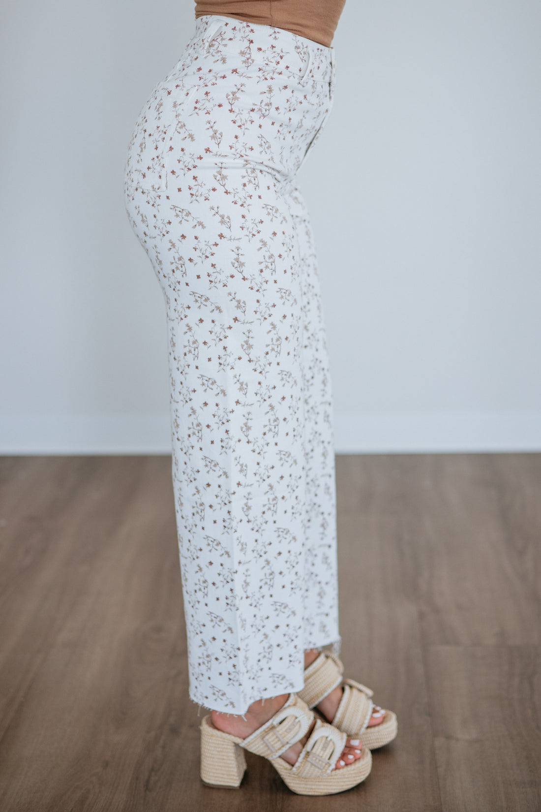 #color_ivory